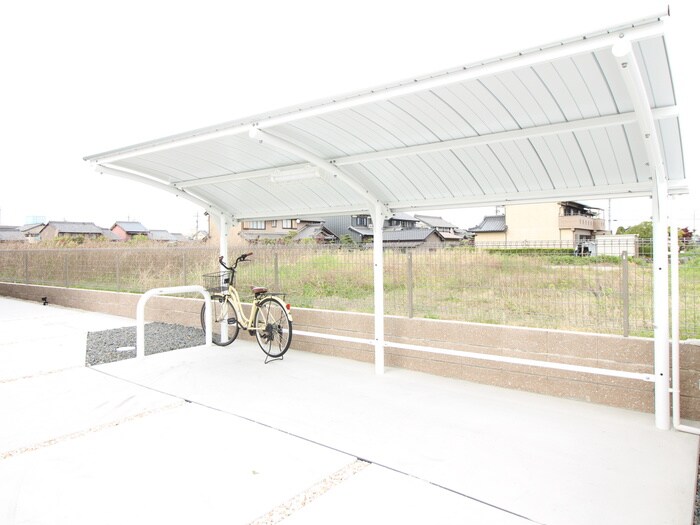 物件外観写真6　(駐輪場)