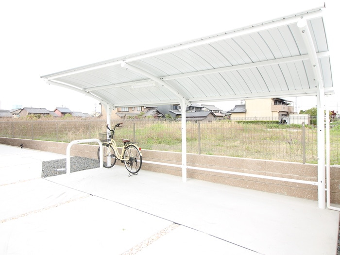 物件外観写真6　(駐輪場)