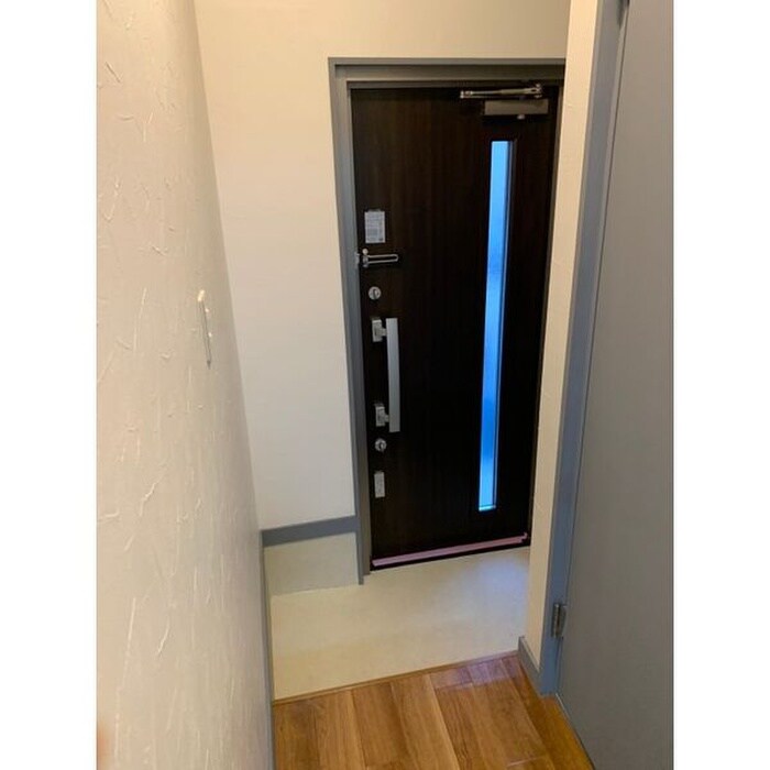 物件内観写真9　(玄関)