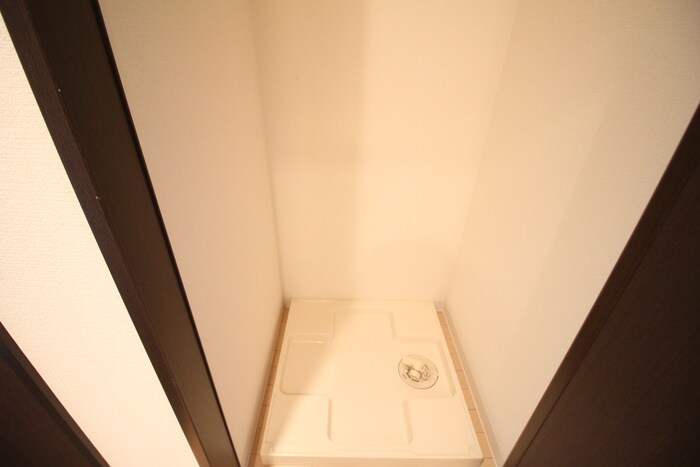 物件内観写真15　(洗濯機置場)