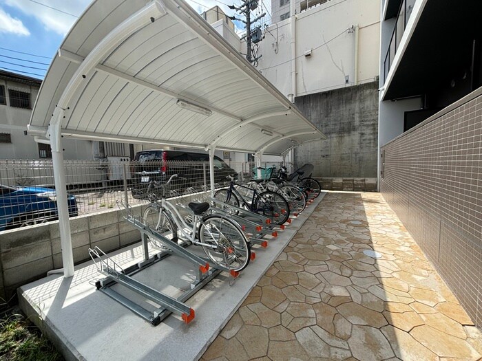 物件外観写真3　(駐輪場)