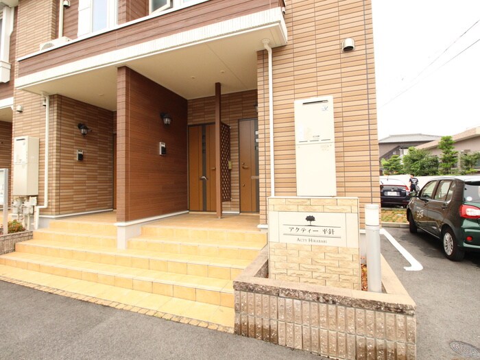 物件外観写真6　(エントランス部分)