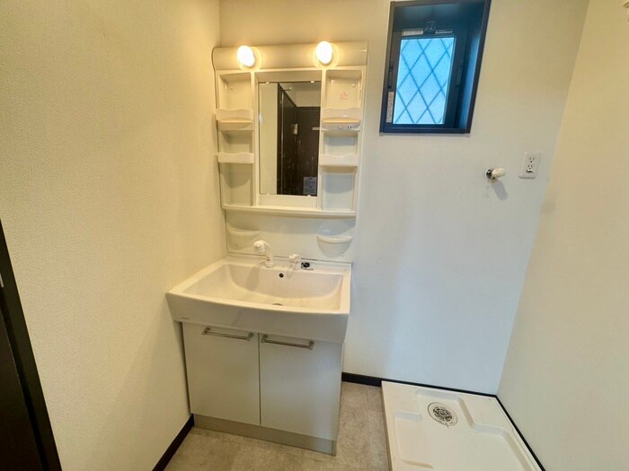 物件内観写真9　(洗面)