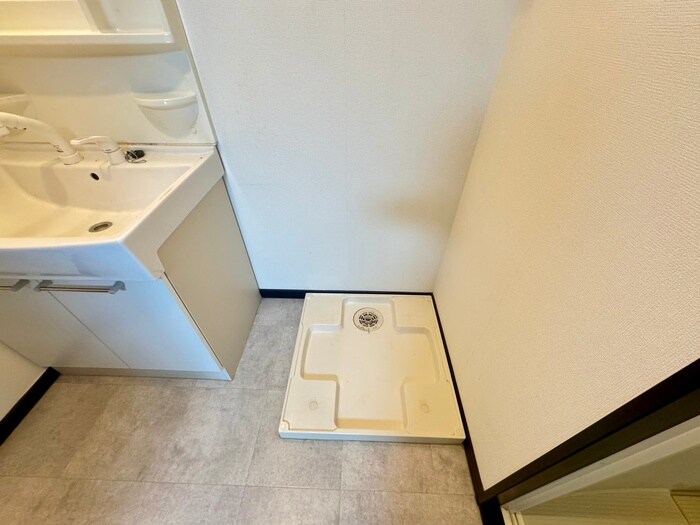 物件内観写真12　(洗濯機置場)