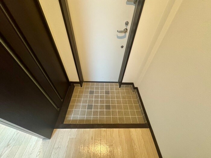 物件内観写真14　(玄関)