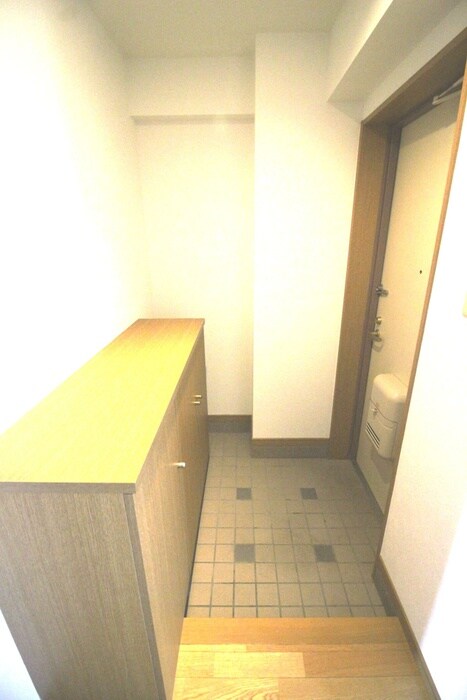 物件内観写真13　(玄関)