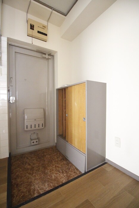 物件内観写真14　(玄関)