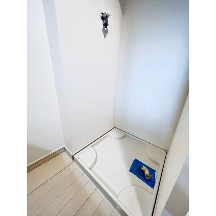 物件内観写真11　(洗濯機置場)