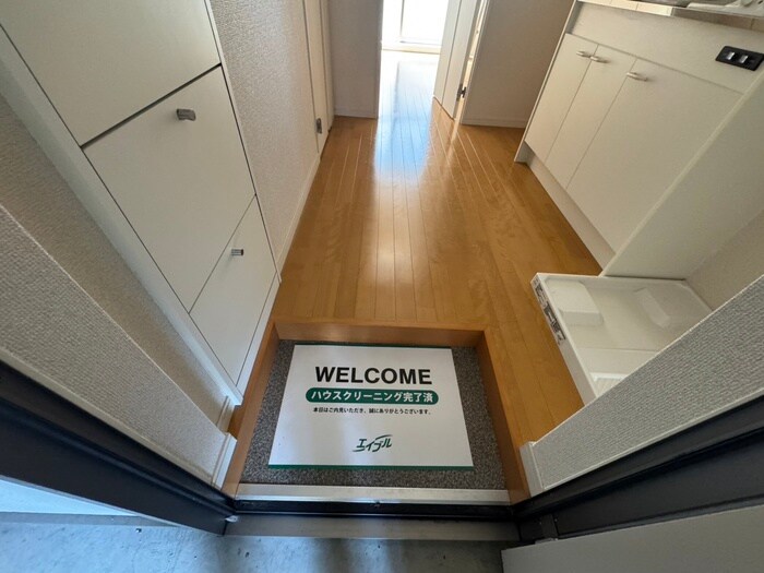 物件内観写真10　(玄関)