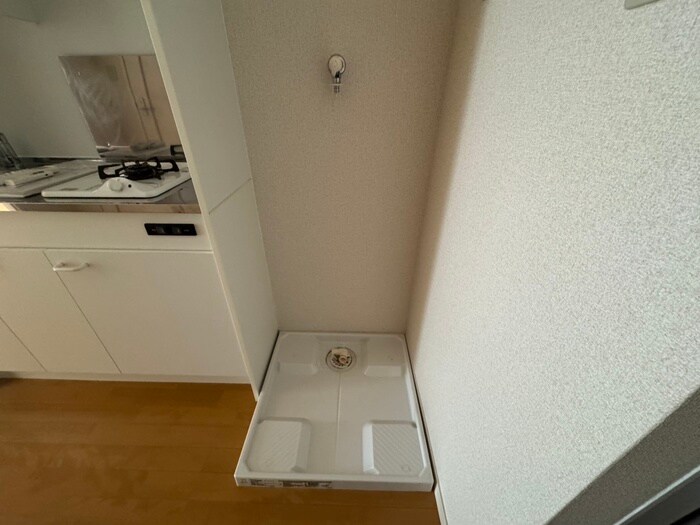 物件内観写真16　(洗濯機置場)