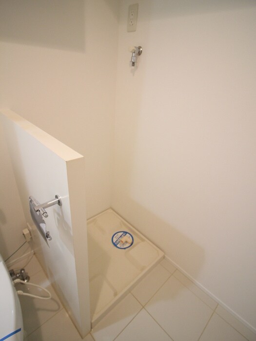 物件内観写真12　(洗濯機置場)