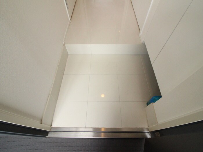 物件内観写真18　(玄関)