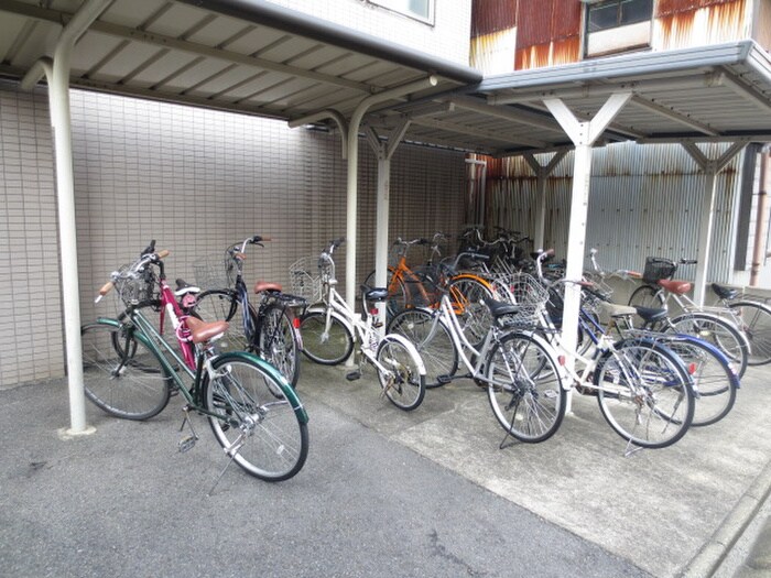 物件外観写真5　(駐輪場)