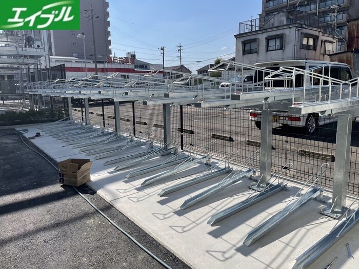 物件外観写真5　(駐輪場)