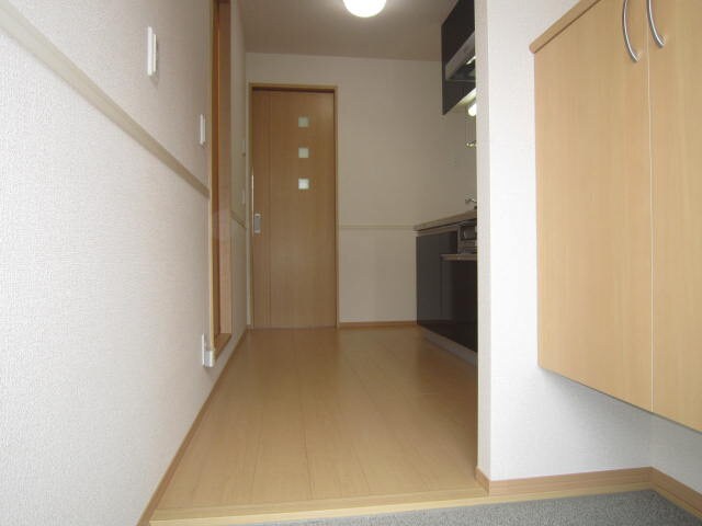 物件内観写真7　(玄関)