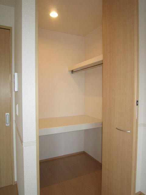 物件内観写真15　(収納)