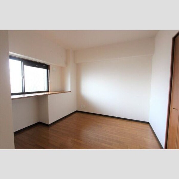 物件内観写真2　(居室)