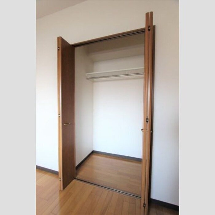 物件内観写真10　(収納)