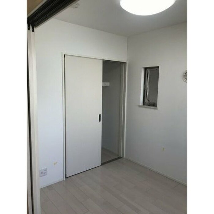 物件内観写真10　(収納)