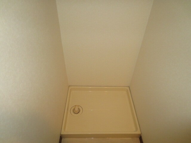 物件内観写真14　(洗濯機置場)