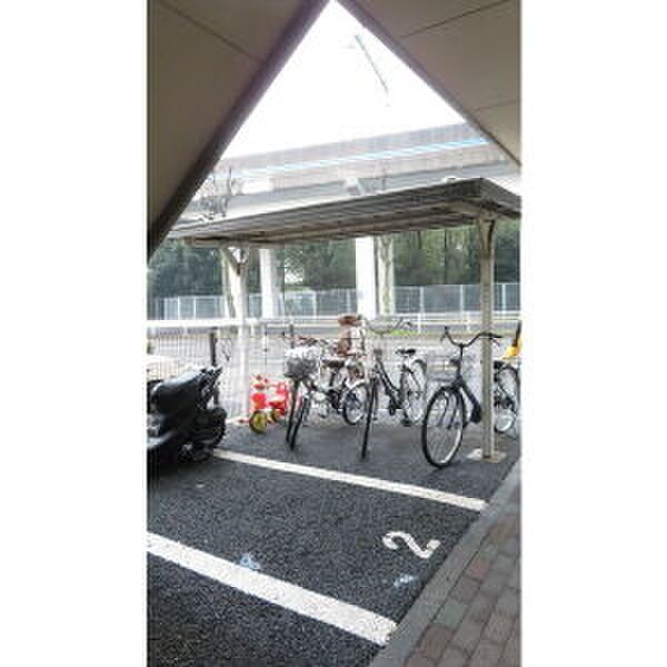 物件外観写真3　(駐輪場)
