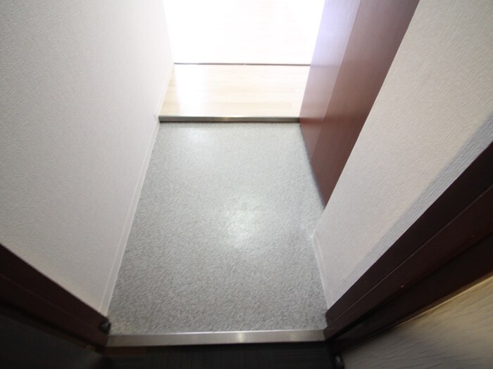 物件内観写真17　(玄関)