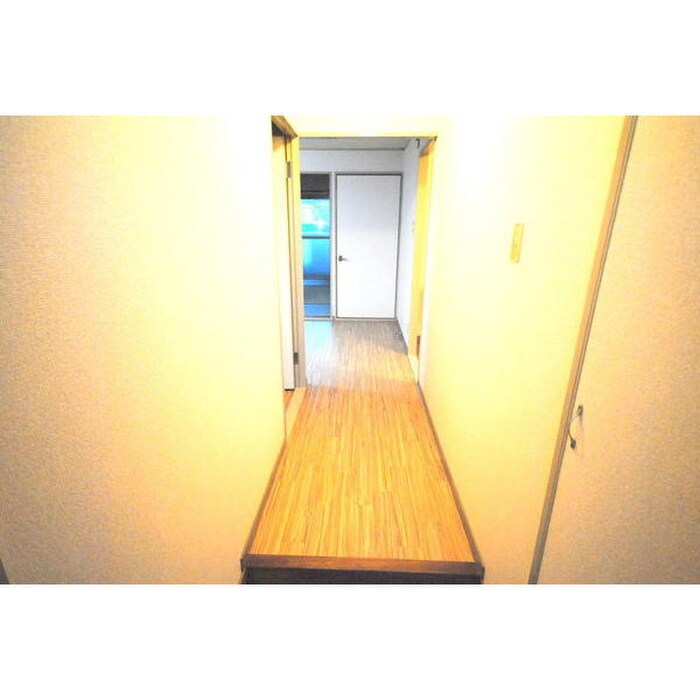 物件内観写真11　(玄関)