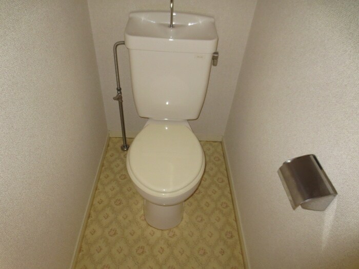 物件内観写真8　(トイレ)