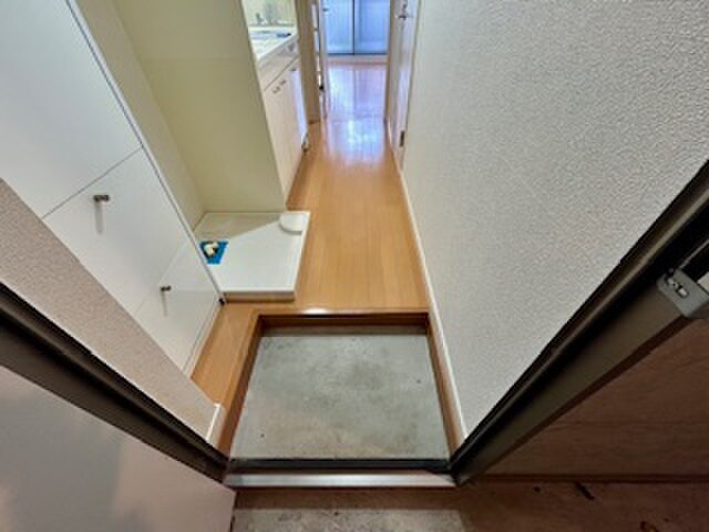 物件内観写真17　(玄関)