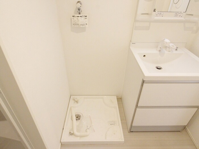 物件内観写真12　(洗濯機置場)