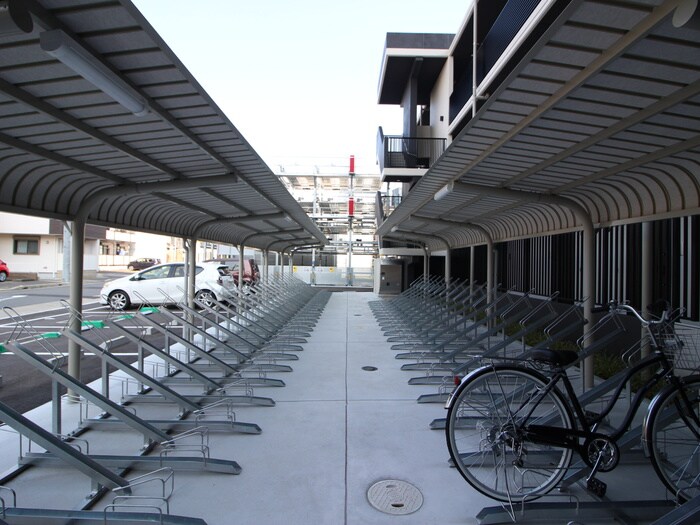 物件外観写真5　(駐輪場)