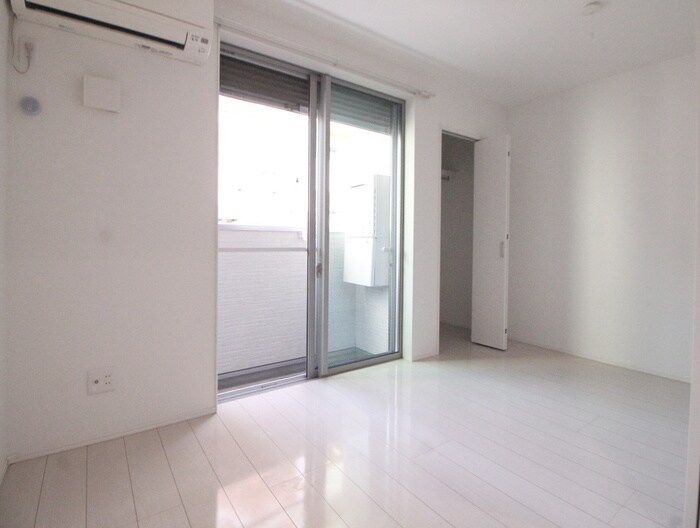 物件内観写真9　(居室)