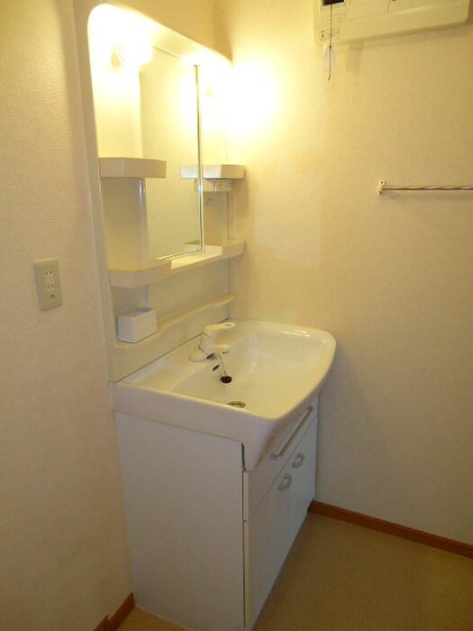 物件内観写真8　(洗面)