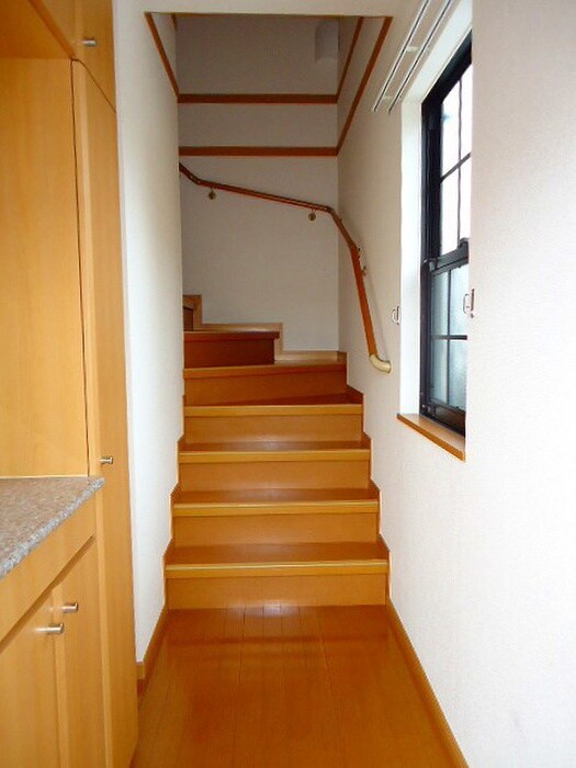 物件内観写真10　(玄関)