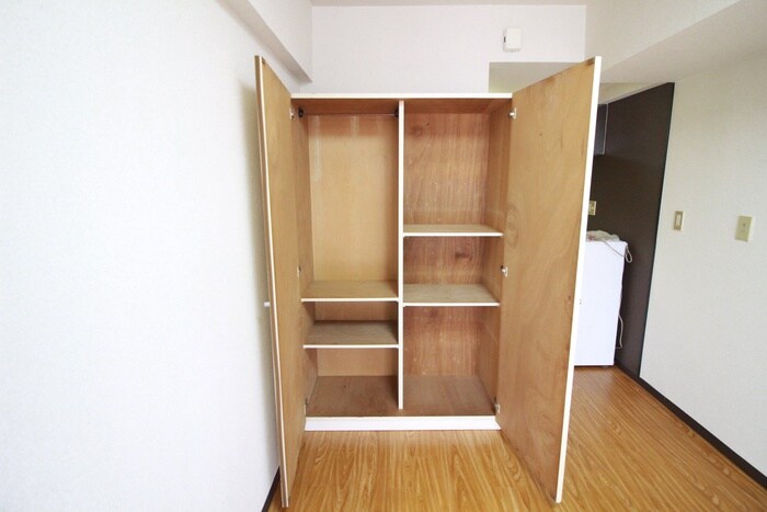 物件内観写真12　(収納)