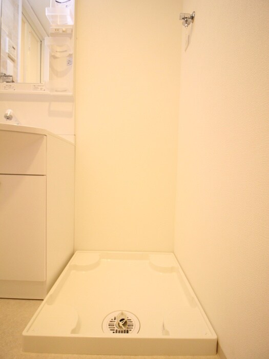 物件内観写真11　(洗濯機置場)