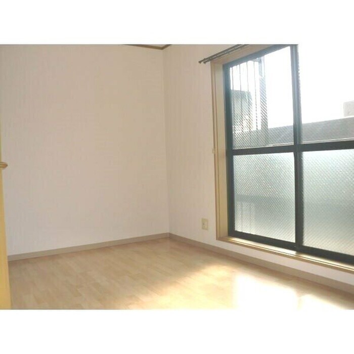 物件内観写真2　(居室)