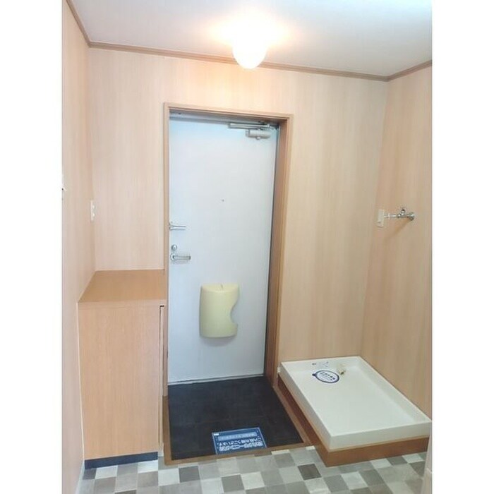 物件内観写真7　(玄関)