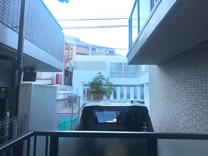 物件内観写真17　(室内からの展望)