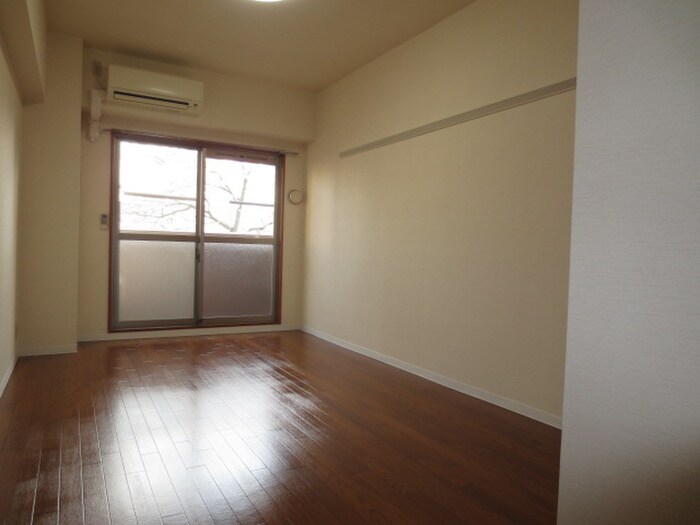 物件内観写真6　(居室)