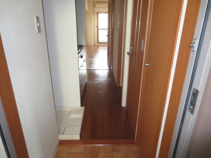 物件内観写真8　(玄関)