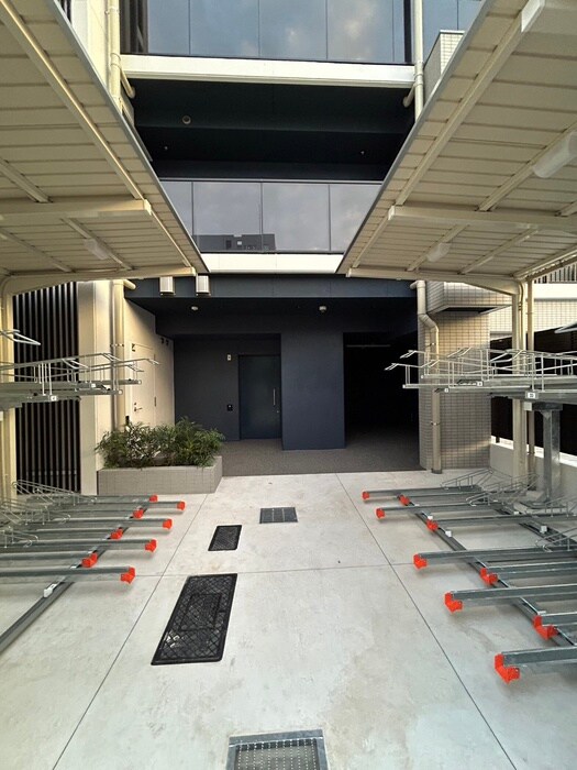 物件外観写真3　(駐輪場)