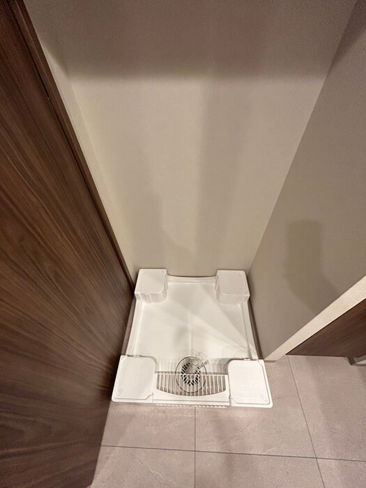 物件内観写真10　(洗濯機置場)