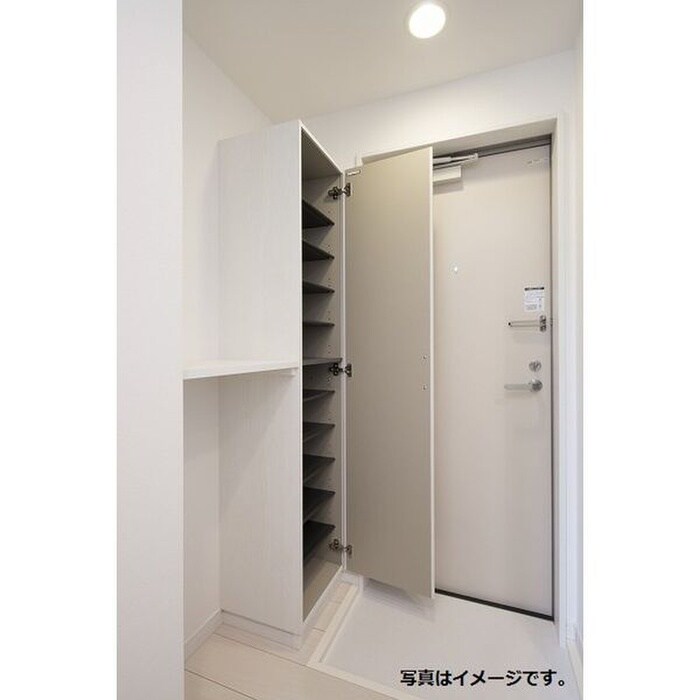 物件内観写真10　(玄関)