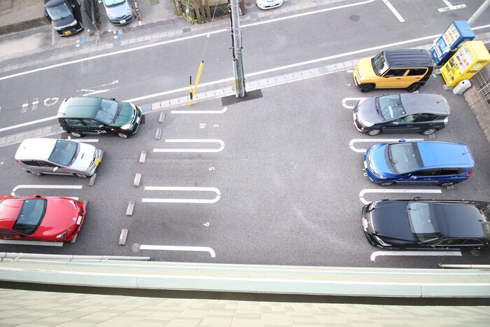 物件外観写真5　(駐車場)