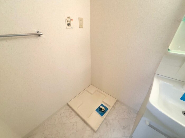 物件内観写真13　(洗濯機置場)