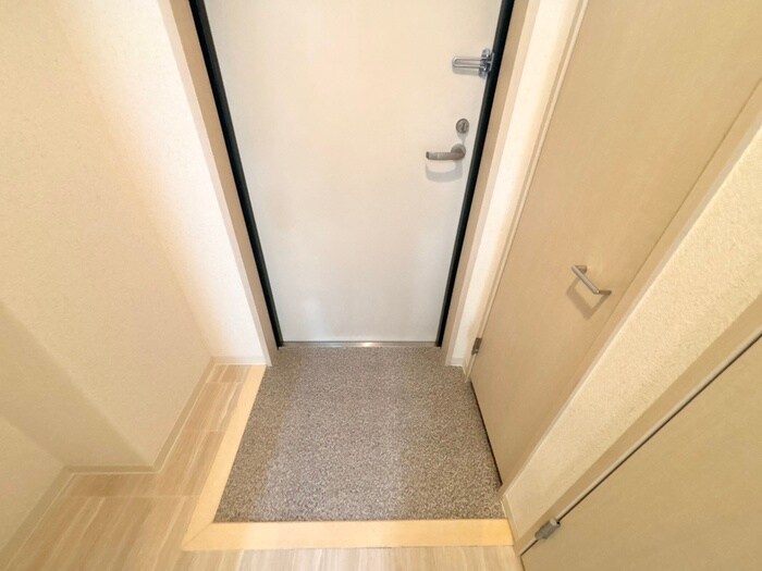 物件内観写真17　(玄関)