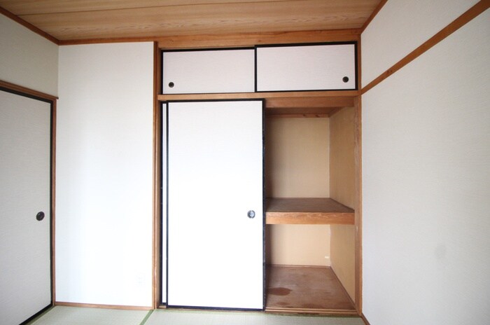 物件内観写真12　(収納)
