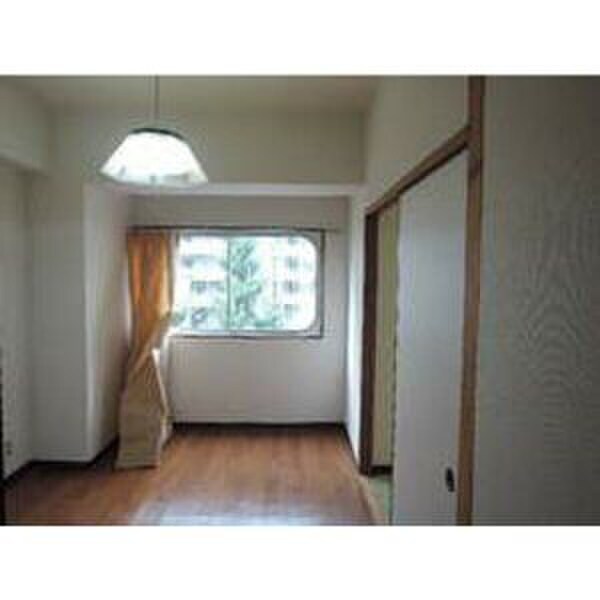 物件内観写真10　(居室)