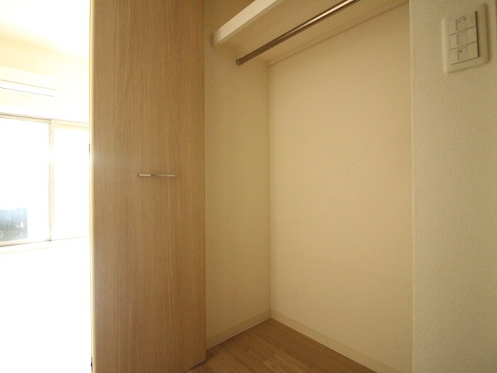 物件内観写真18　(収納)